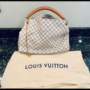 Louis Vuitton Artsy MM- Authentic